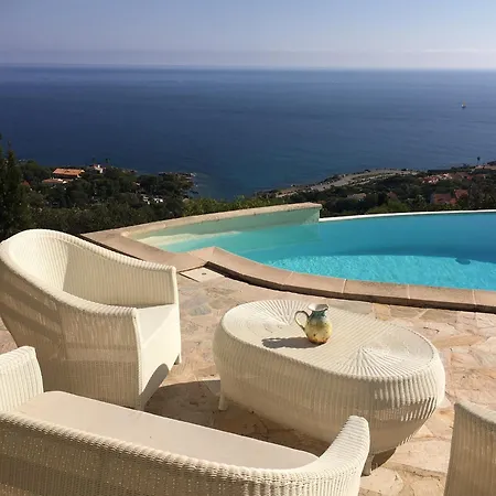 فيلة With Dream View And Swimming Pool!! لي إيسامبر