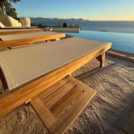 With Dream View And Swimming Pool!! Les Issambres