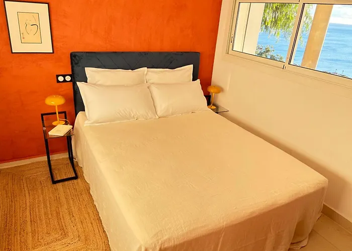 With Dream View And Swimming Pool!! Les Issambres